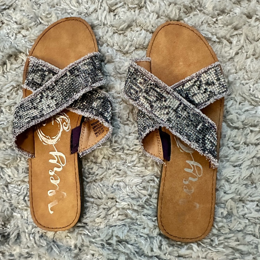 Womens size 6 sparkle sandals slip ons silver and brown flip flops